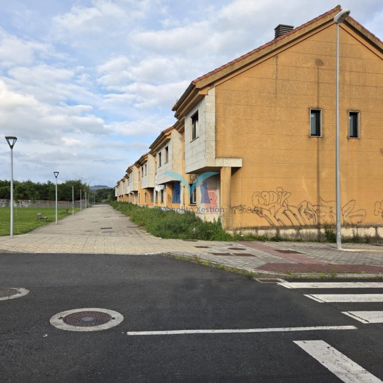 SE VENDEN CHALETS ADOSADOS EN FERROL – URBANIZACIÓN CIUDAD JARDÍN