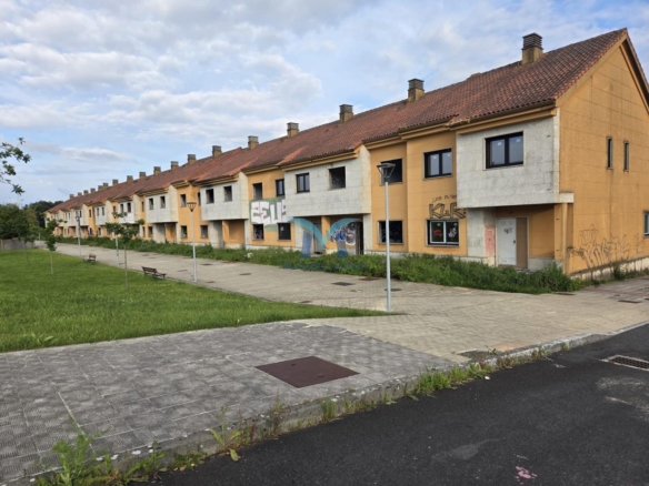 SE VENDEN CHALETS ADOSADOS EN FERROL – URBANIZACIÓN CIUDAD JARDÍN