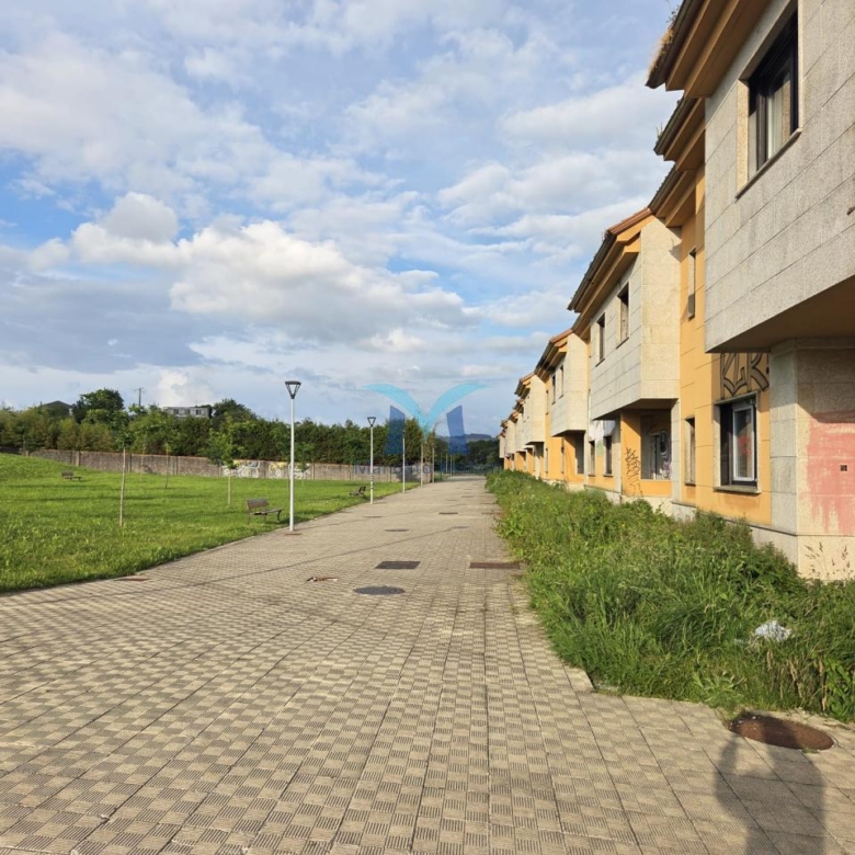 SE VENDEN CHALETS ADOSADOS EN FERROL – URBANIZACIÓN CIUDAD JARDÍN