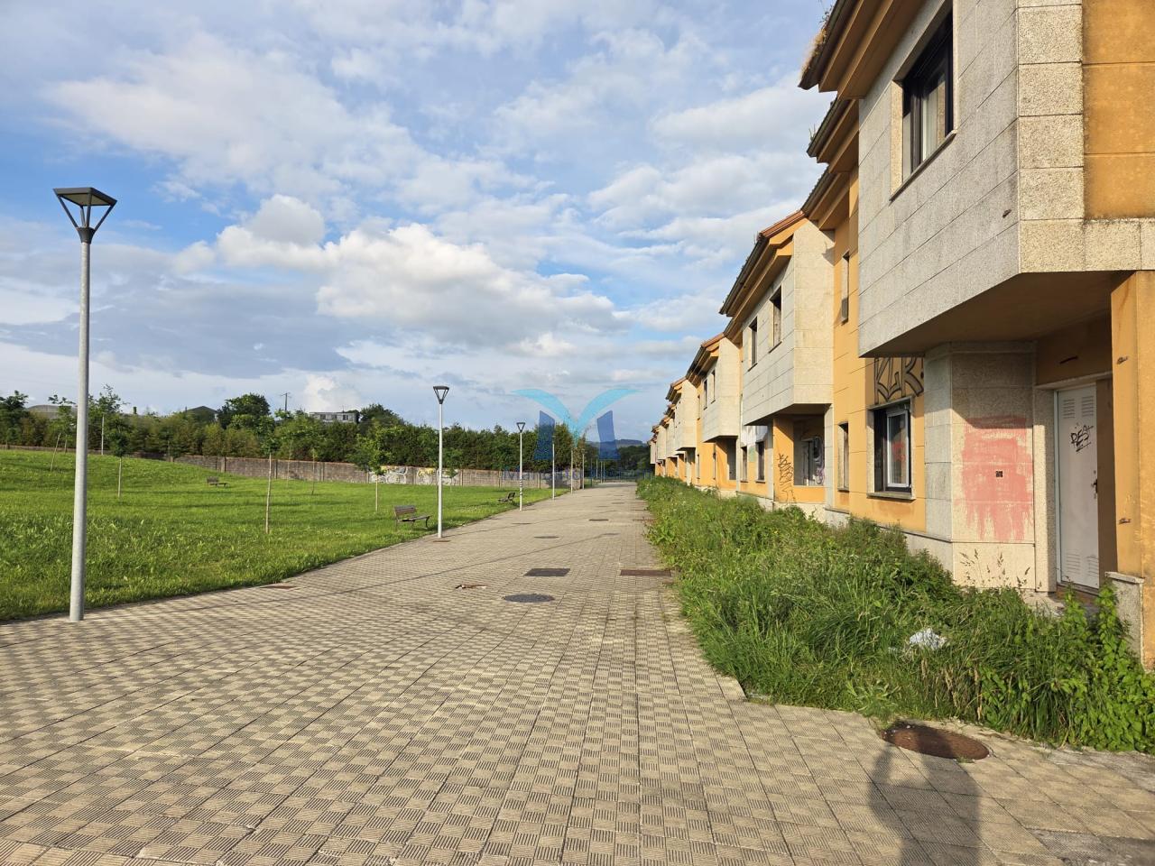 SE VENDEN CHALETS ADOSADOS EN FERROL – URBANIZACIÓN CIUDAD JARDÍN