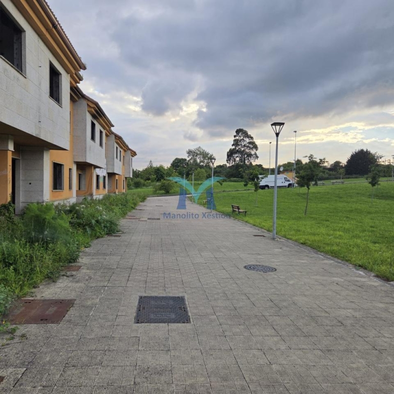 SE VENDEN CHALETS ADOSADOS EN FERROL – URBANIZACIÓN CIUDAD JARDÍN