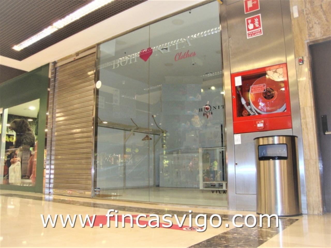 178125016935100029416_178124994668 LOCAL en el centro Comercial Camelias.