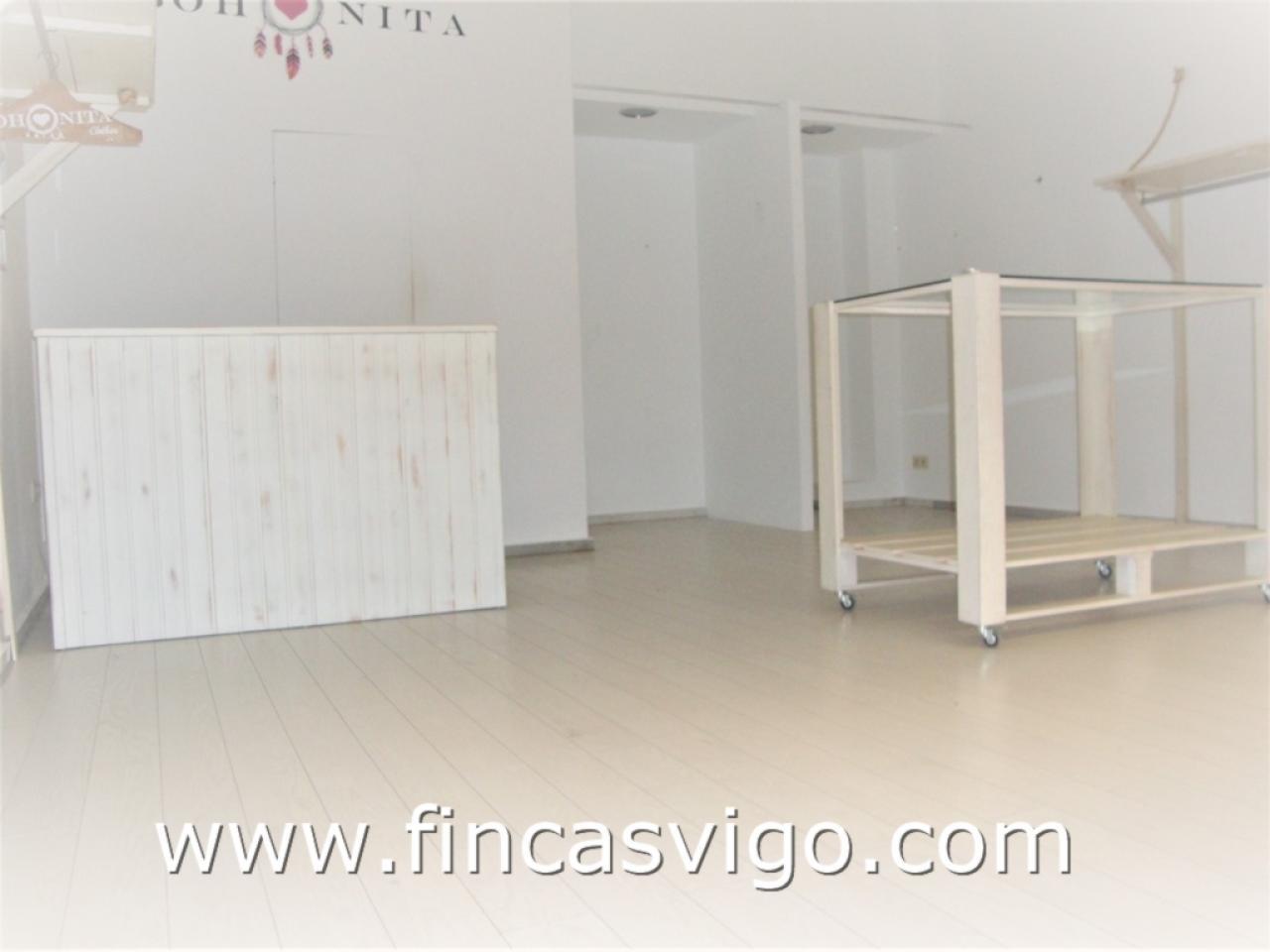 178125017327800029416_178124994756 LOCAL en el centro Comercial Camelias.