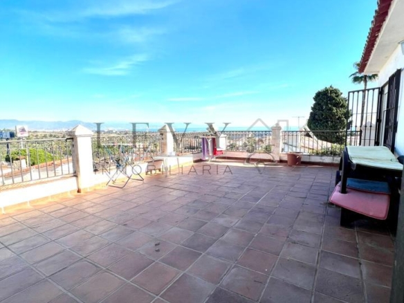 Fantástico chalet en Torremolinos – EL PINAR