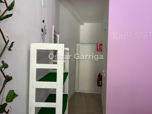 LOCAL COMERCIAL PARA ALQUILAR (25 M2) EN EL CENTRO DE OURENSE. CONFLUENCIA CALLES CONCEJO CON AVDA. HABANA.