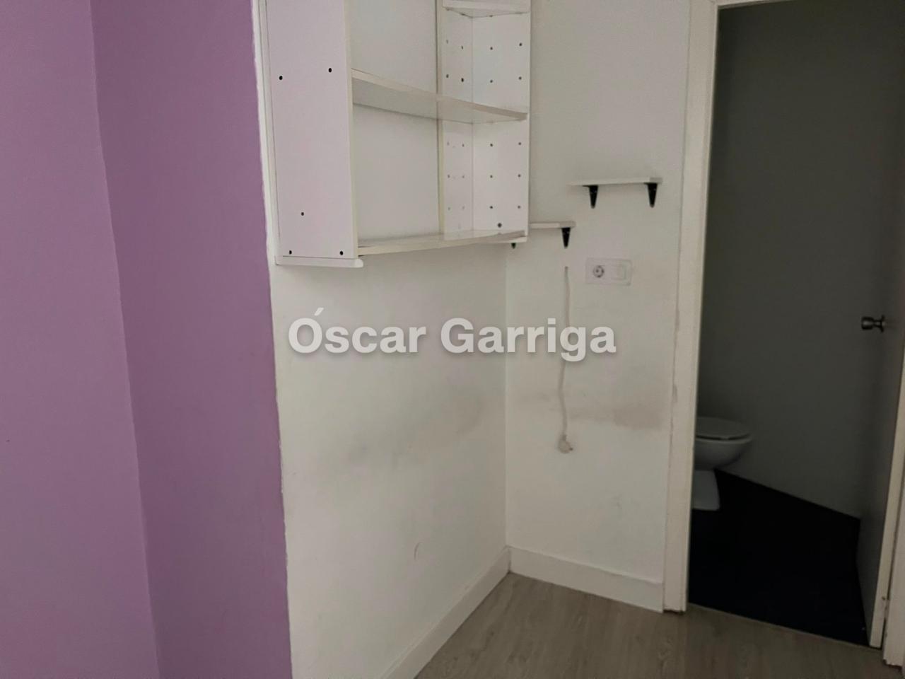 LOCAL COMERCIAL PARA ALQUILAR (25 M2) EN EL CENTRO DE OURENSE. CONFLUENCIA CALLES CONCEJO CON AVDA. HABANA.