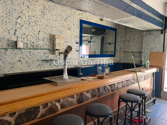 LOCAL COMERCIAL (40 m2) EN C/VASCO DIAZ (OURENSE). AL LADO CENTRO MÉDICO DE A CUÑA. IDEAL PARA BAR. POSIBILIDAD DE ALQUILER