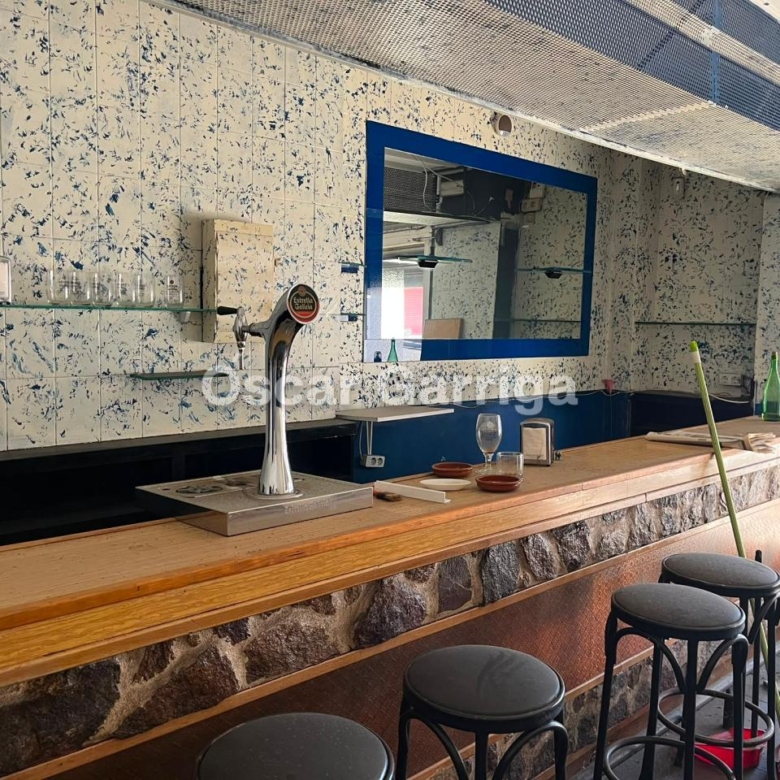 LOCAL COMERCIAL (40 m2) EN C/VASCO DIAZ (OURENSE). AL LADO CENTRO MÉDICO DE A CUÑA. IDEAL PARA BAR. POSIBILIDAD DE ALQUILER