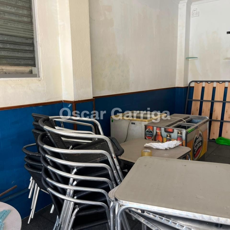LOCAL COMERCIAL (40 m2) EN C/VASCO DIAZ (OURENSE). AL LADO CENTRO MÉDICO DE A CUÑA. IDEAL PARA BAR. POSIBILIDAD DE ALQUILER