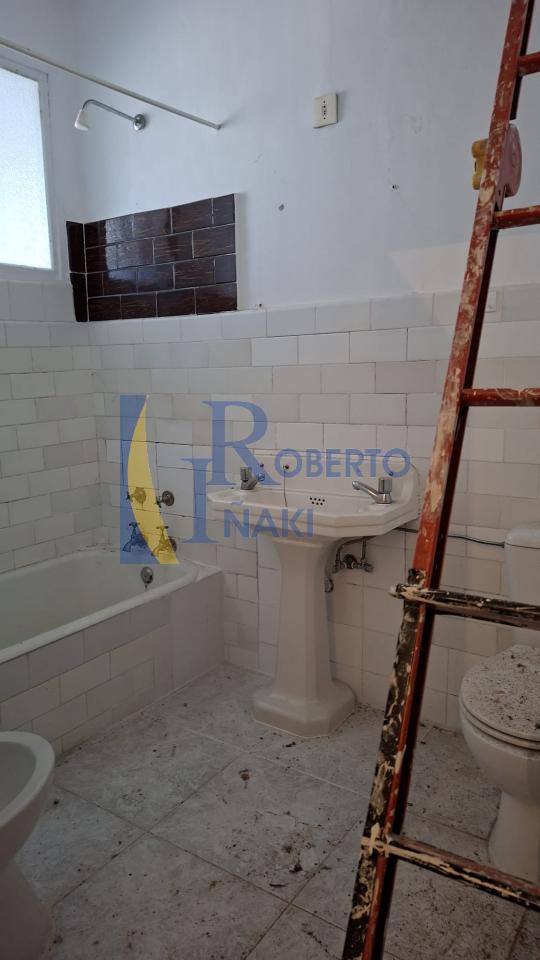 178169961115500045143_178169825569 CASA QUE CONSTA DE 1 LOCAL Y 3 VIVIENDAS