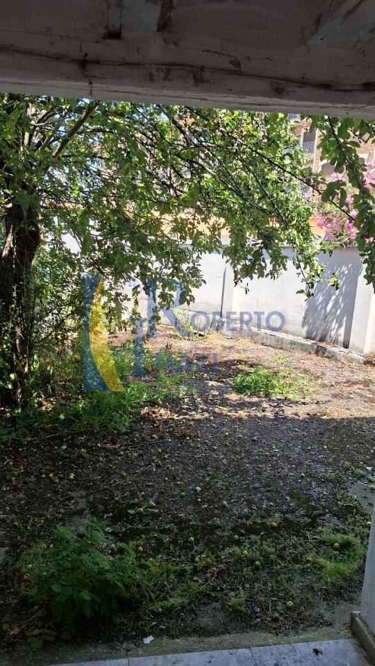 178169961209200045143_178169825765 CASA QUE CONSTA DE 1 LOCAL Y 3 VIVIENDAS