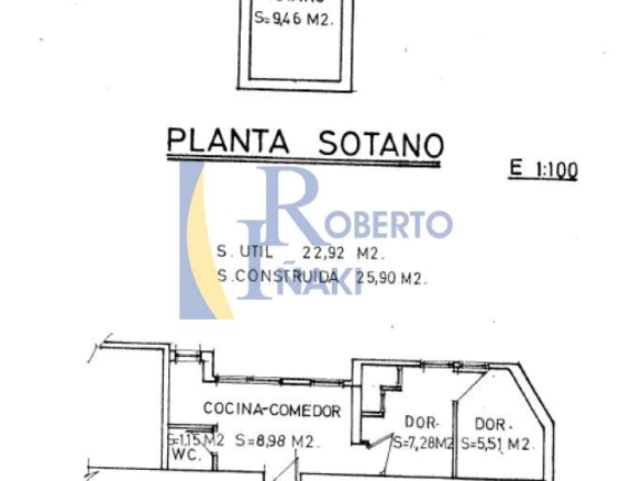 CASA QUE CONSTA DE 1 LOCAL Y 3 VIVIENDAS
