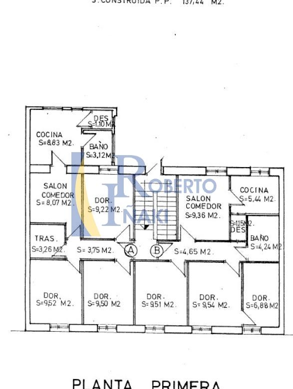 CASA QUE CONSTA DE 1 LOCAL Y 3 VIVIENDAS