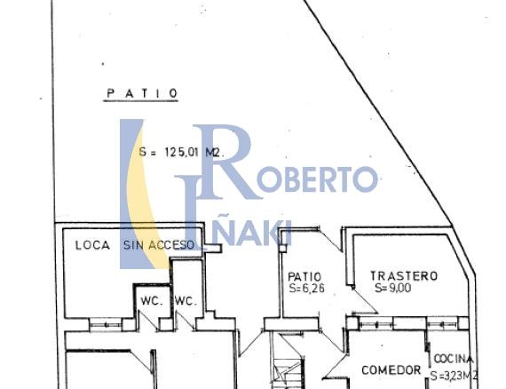 CASA QUE CONSTA DE 1 LOCAL Y 3 VIVIENDAS