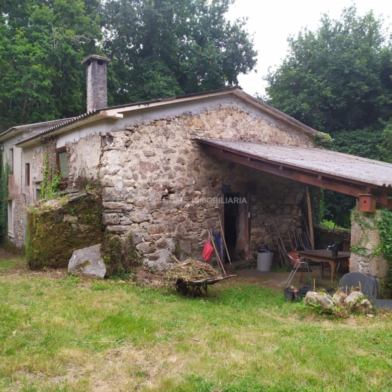 CASA DE PIEDRA PARA REHABILITAR-EXCELENTE FINCA