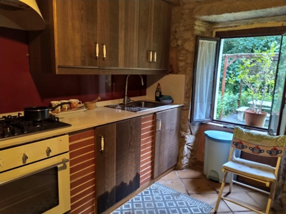 CASA DE PIEDRA PARA REHABILITAR-EXCELENTE FINCA