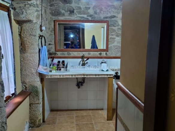 CASA DE PIEDRA PARA REHABILITAR-EXCELENTE FINCA