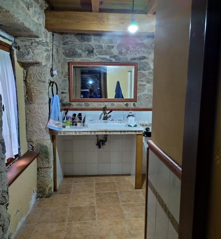 CASA DE PIEDRA PARA REHABILITAR-EXCELENTE FINCA