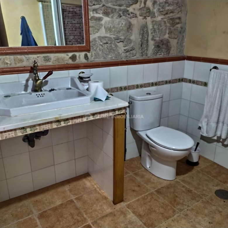 CASA DE PIEDRA PARA REHABILITAR-EXCELENTE FINCA