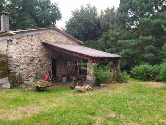 CASA DE PIEDRA PARA REHABILITAR-EXCELENTE FINCA