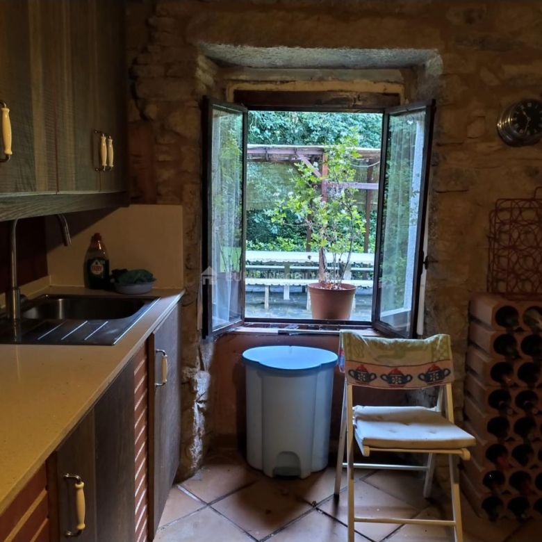 CASA DE PIEDRA PARA REHABILITAR-EXCELENTE FINCA