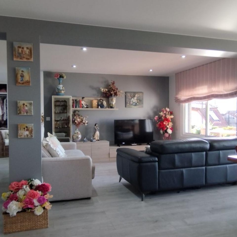Preciosa casa con dos ambientes independientes.