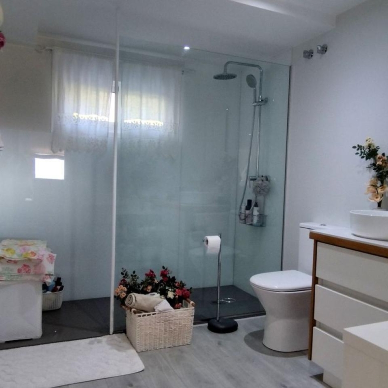 Preciosa casa con dos ambientes independientes.