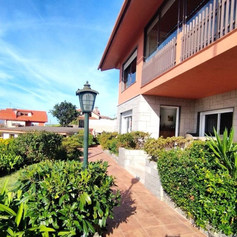 Preciosa casa con dos ambientes independientes.