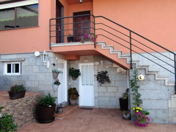 Preciosa casa con dos ambientes independientes.