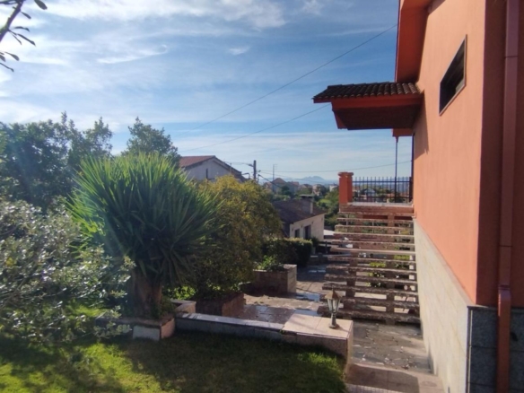 Preciosa casa con dos ambientes independientes.