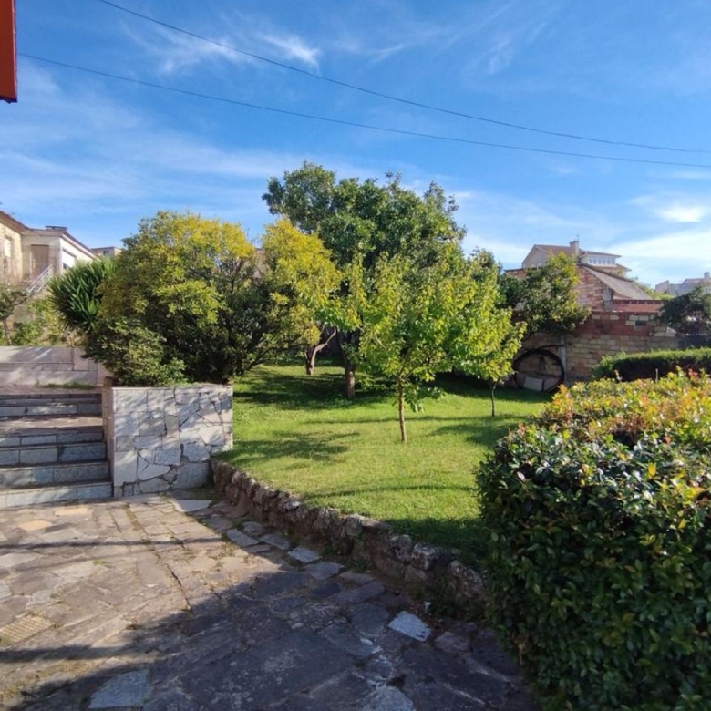 Preciosa casa con dos ambientes independientes.