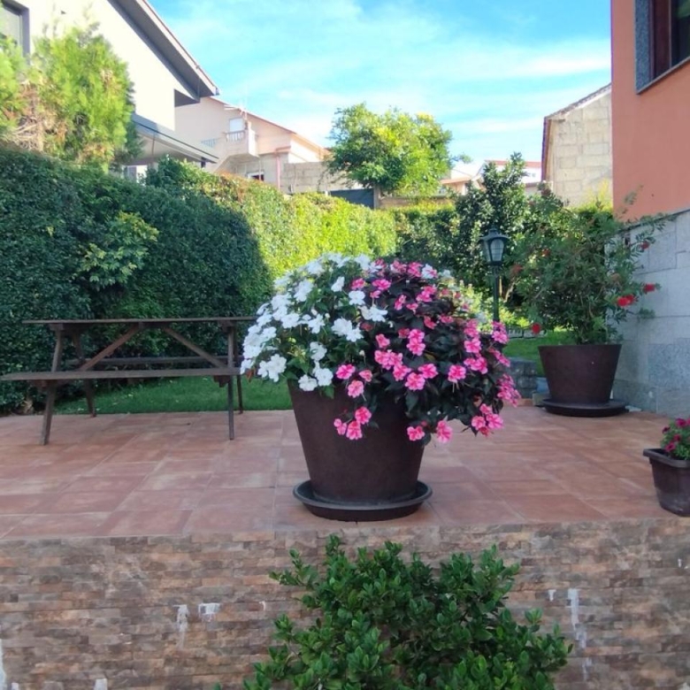 Preciosa casa con dos ambientes independientes.