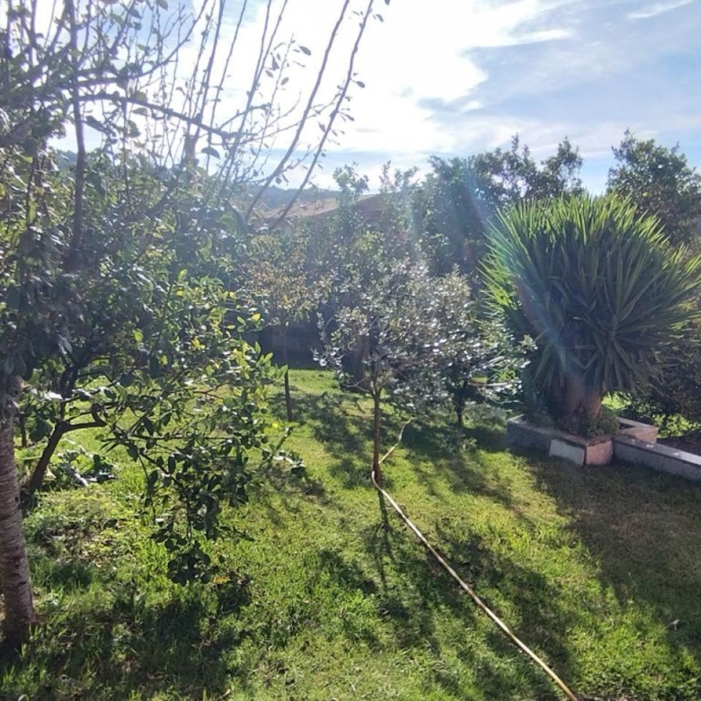 Preciosa casa con dos ambientes independientes.