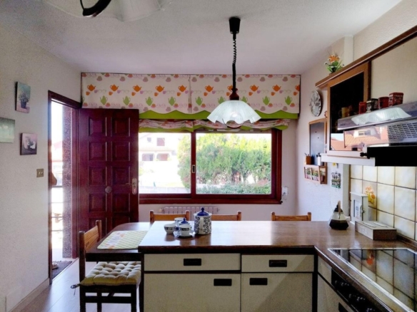 Preciosa casa con dos ambientes independientes.