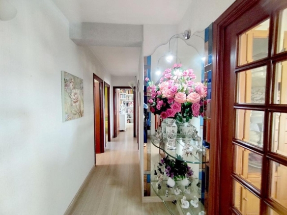 Preciosa casa con dos ambientes independientes.