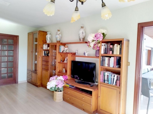Preciosa casa con dos ambientes independientes.