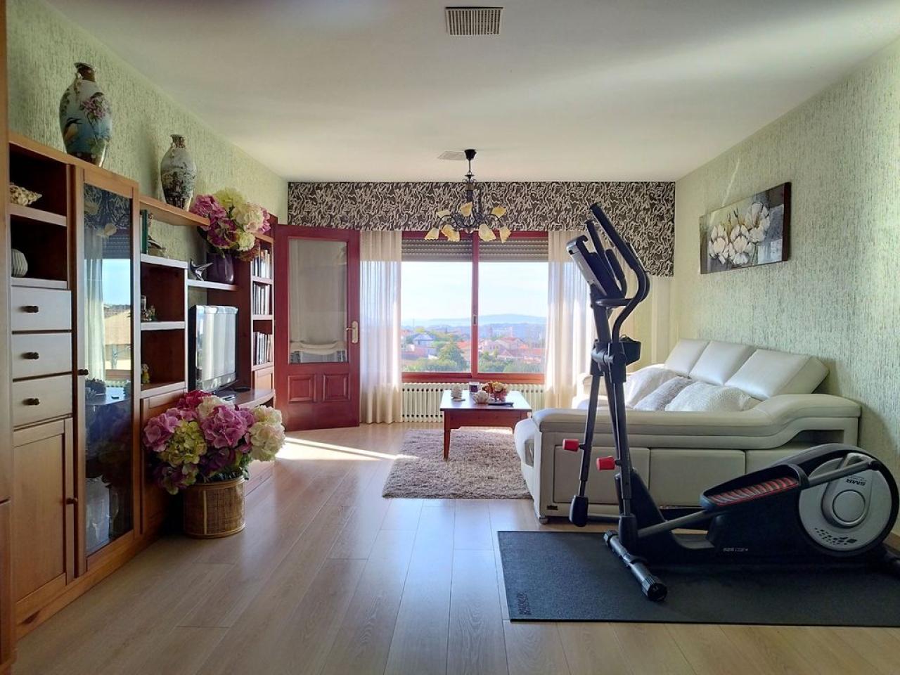178180242927100045159_178180208289 Preciosa casa con dos ambientes independientes.