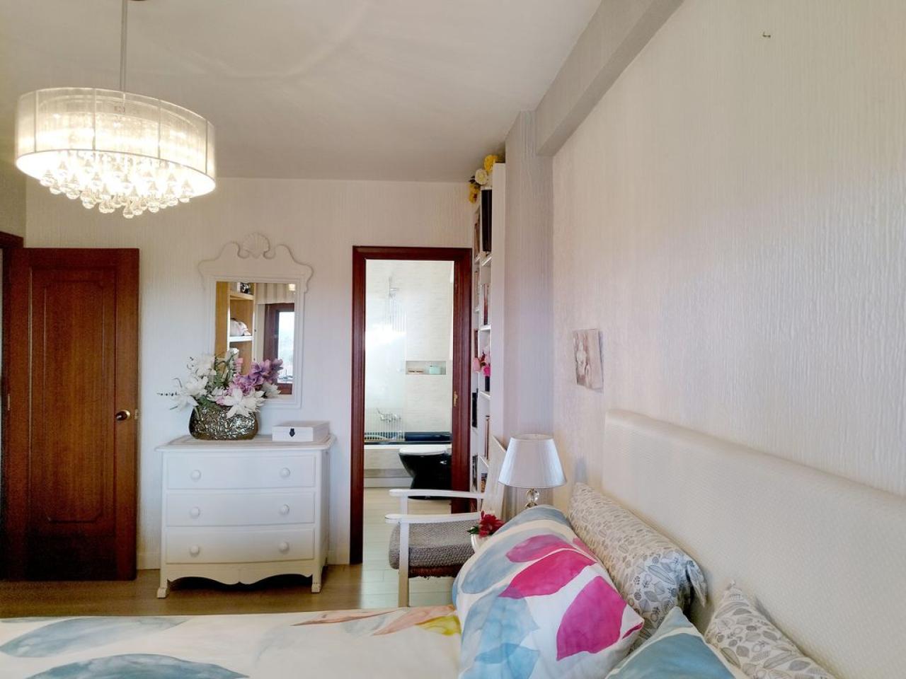 178180243853500045159_178180208460 Preciosa casa con dos ambientes independientes.