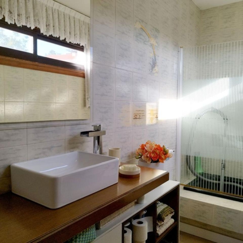 Preciosa casa con dos ambientes independientes.