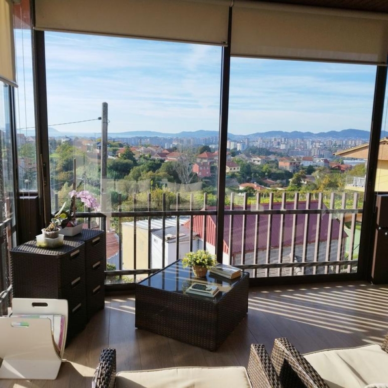 Preciosa casa con dos ambientes independientes.