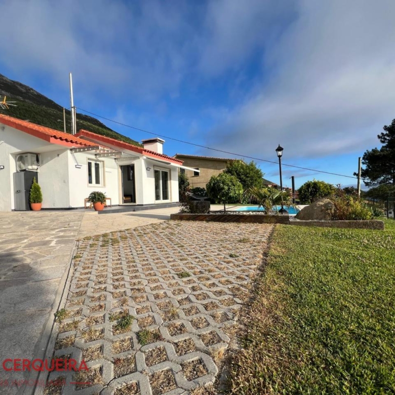 Alquiler Vacacional SOLO A PARTIR DE 1er DE MAYO HASTA el 16 DE JUNIO 2027 CASA VERAVERDE | Piscina Privada, Jardín y Vistas al Atlántico en O Rosal