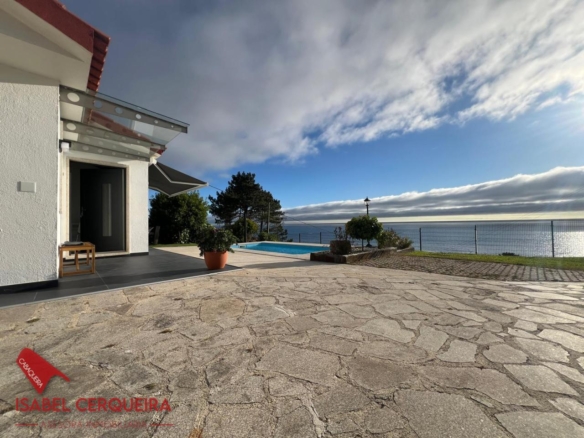 Alquiler Vacacional SOLO A PARTIR DE 1er DE MAYO HASTA el 16 DE JUNIO 2027 CASA VERAVERDE | Piscina Privada, Jardín y Vistas al Atlántico en O Rosal
