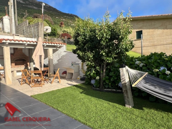 Alquiler Vacacional SOLO A PARTIR DE 1er DE MAYO HASTA el 16 DE JUNIO 2027 CASA VERAVERDE | Piscina Privada, Jardín y Vistas al Atlántico en O Rosal