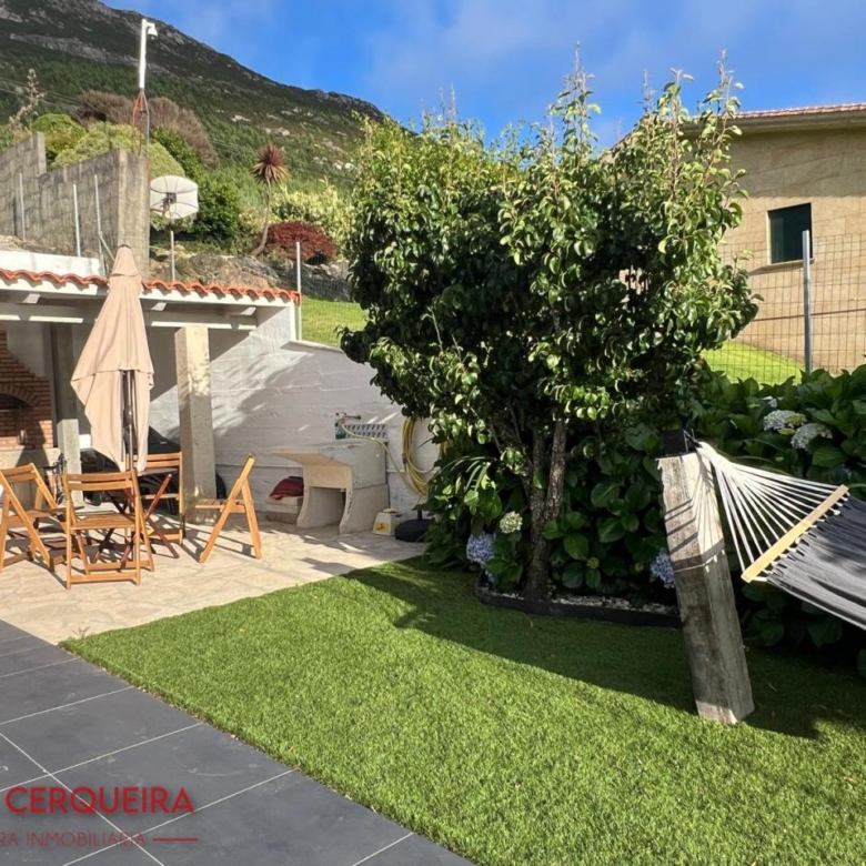 Alquiler Vacacional SOLO A PARTIR DE 1er DE MAYO HASTA el 16 DE JUNIO 2027 CASA VERAVERDE | Piscina Privada, Jardín y Vistas al Atlántico en O Rosal