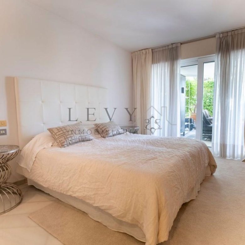 Apartamento de Lujo en Puerto Banus