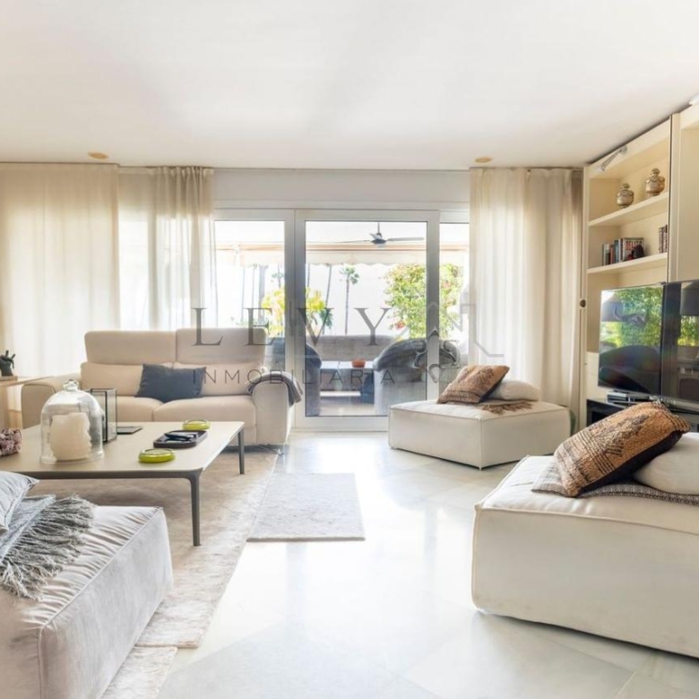 Apartamento de Lujo en Puerto Banus