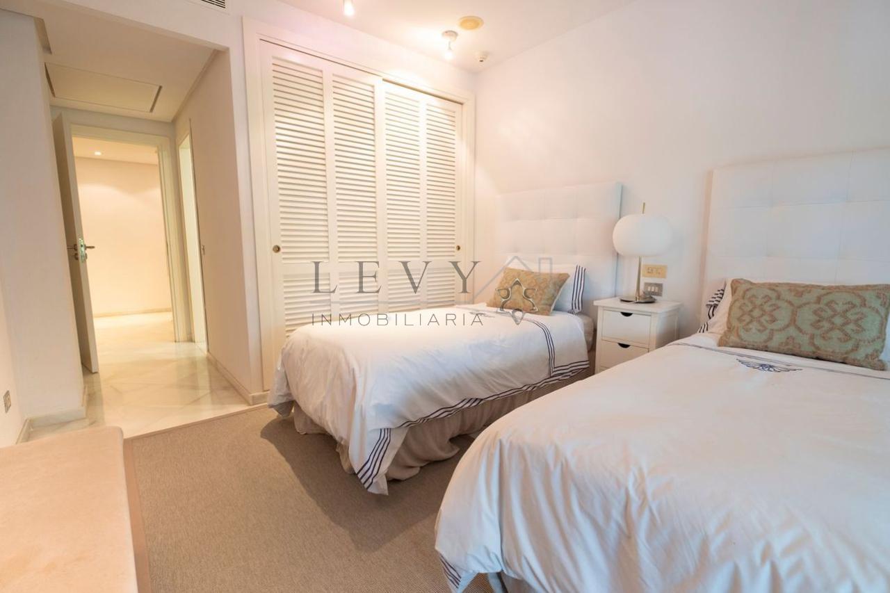 178212376500300165348_175585769405 Apartamento de Lujo en Puerto Banus