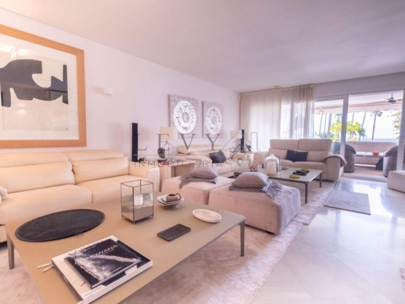 Apartamento de Lujo en Puerto Banus