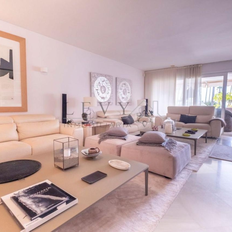 Apartamento de Lujo en Puerto Banus