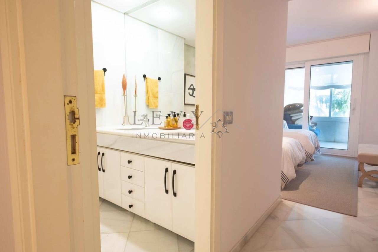 178212439793300165348_175585769969 Apartamento de Lujo en Puerto Banus